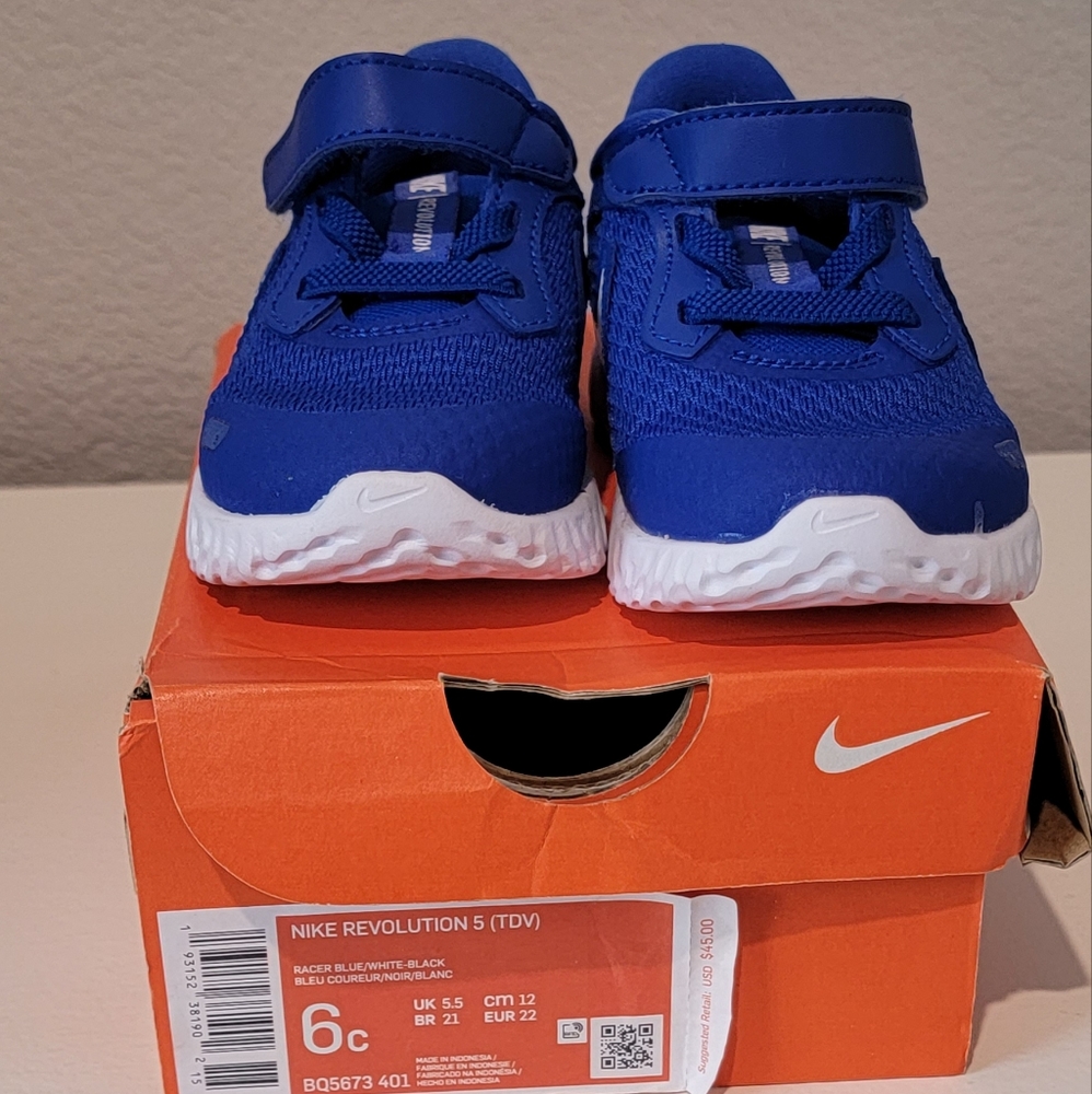 Nike Revolution 6c